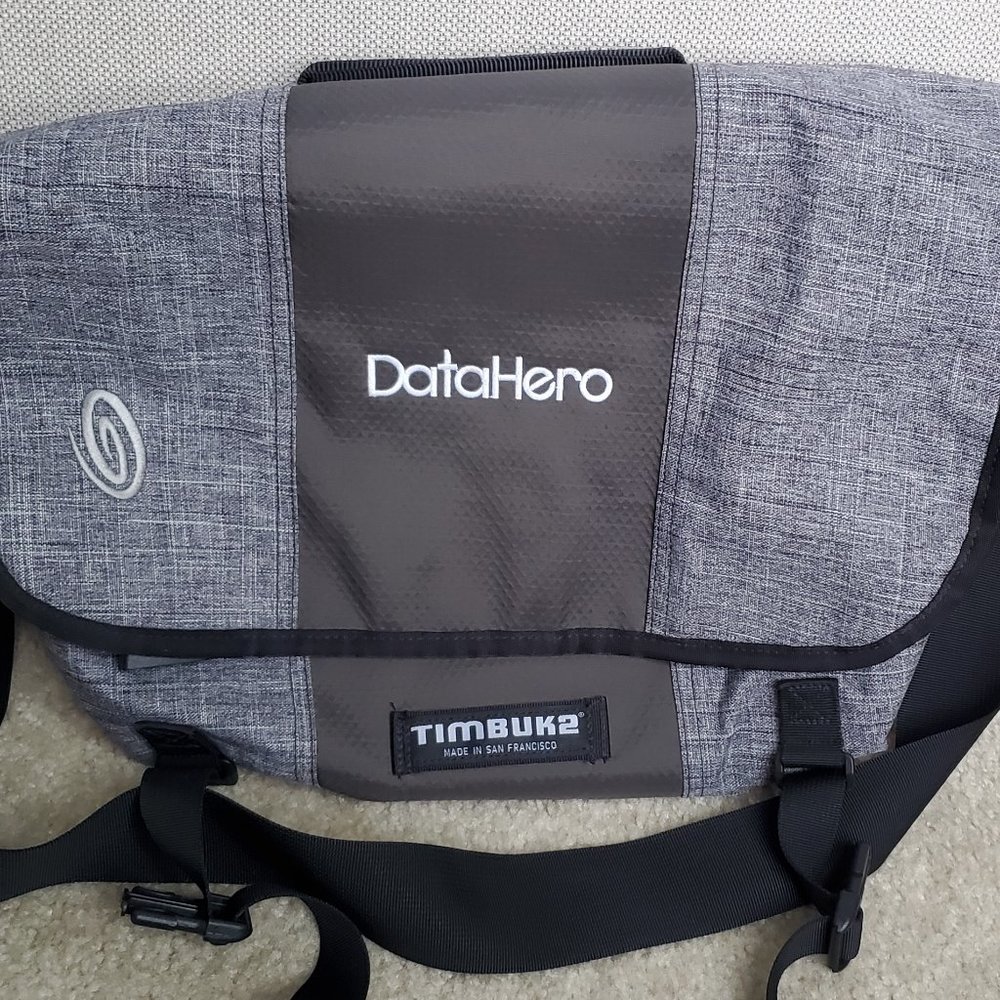 Timbuk2 Classic Messenger Bag - Size M, NEW
